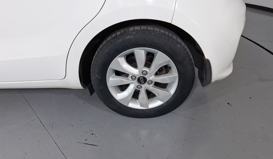Kia Rio 1.6 EX MT Hatchback 2016