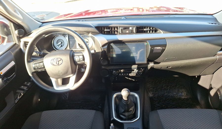 Toyota Hilux 2.4D SR Pickup 2023