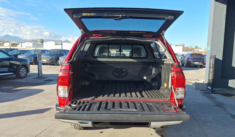 Toyota Hilux 2.4D SR Pickup 2023