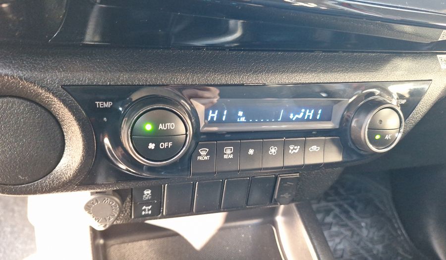 Toyota Hilux 2.4D SR Pickup 2023