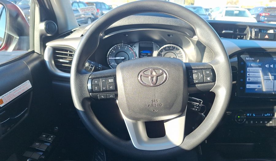 Toyota Hilux 2.4D SR Pickup 2023