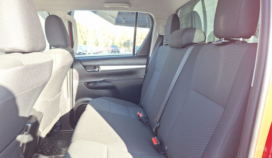 Toyota Hilux 2.4D SR Pickup 2023