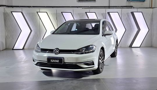Volkswagen • Golf