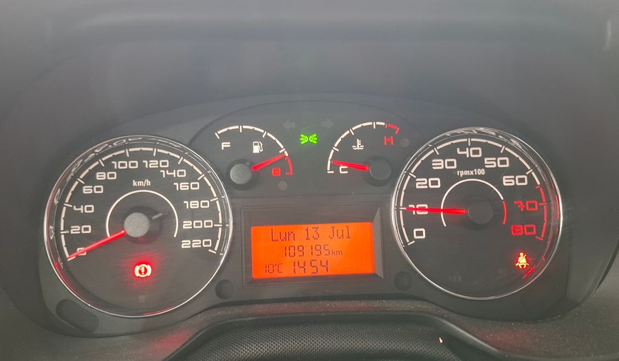 Fiat Punto 1.6 16V ESSENCE 5P Hatchback 2012