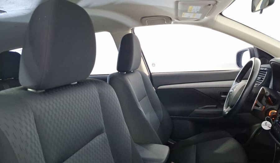 Mitsubishi Outlander 2.4 SE AT Suv 2014