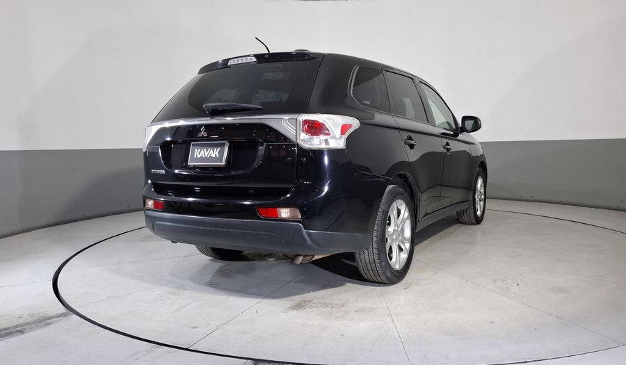 Mitsubishi Outlander 2.4 SE AT Suv 2014