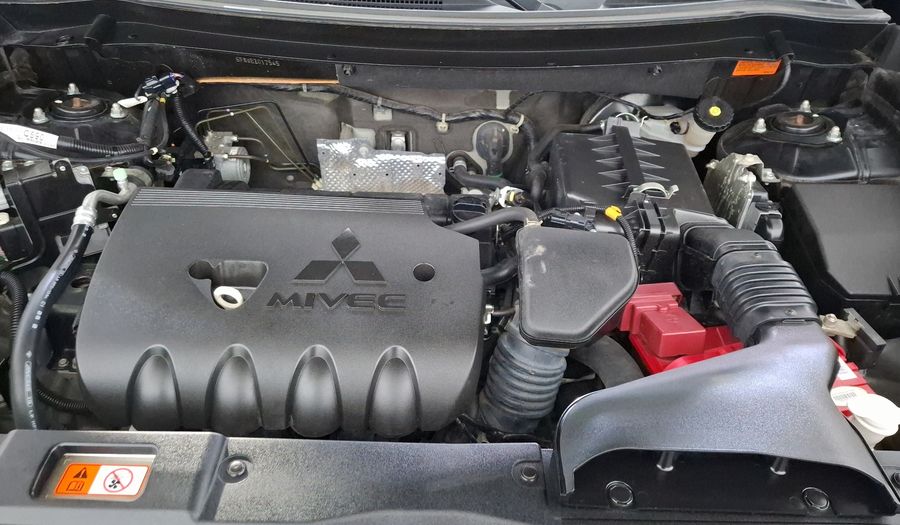 Mitsubishi Outlander 2.4 SE AT Suv 2014