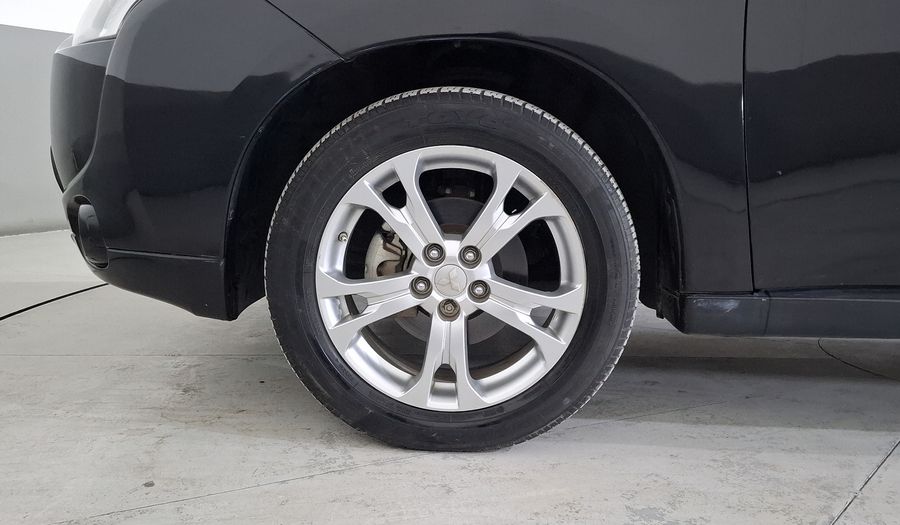 Mitsubishi Outlander 2.4 SE AT Suv 2014
