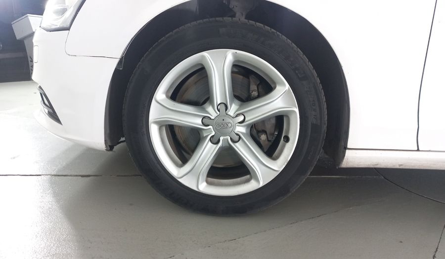 Audi A4 2.0 TFSI TRENDY PLUS MULTITRONIC Sedan 2013