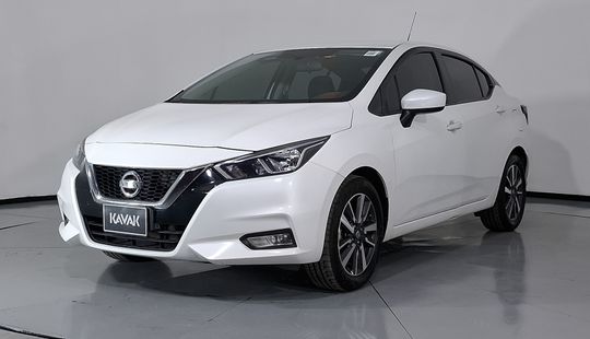 Nissan • Versa