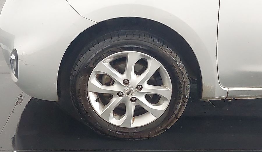 Nissan March 1.6 16V FLEX SV Hatchback 2015