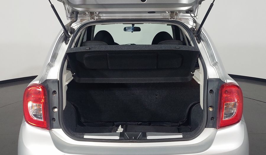 Nissan March 1.6 16V FLEX SV Hatchback 2015