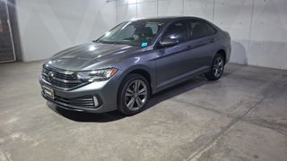 Volkswagen • Jetta