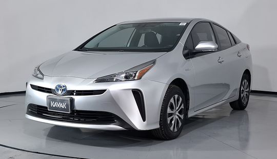 Toyota • Prius