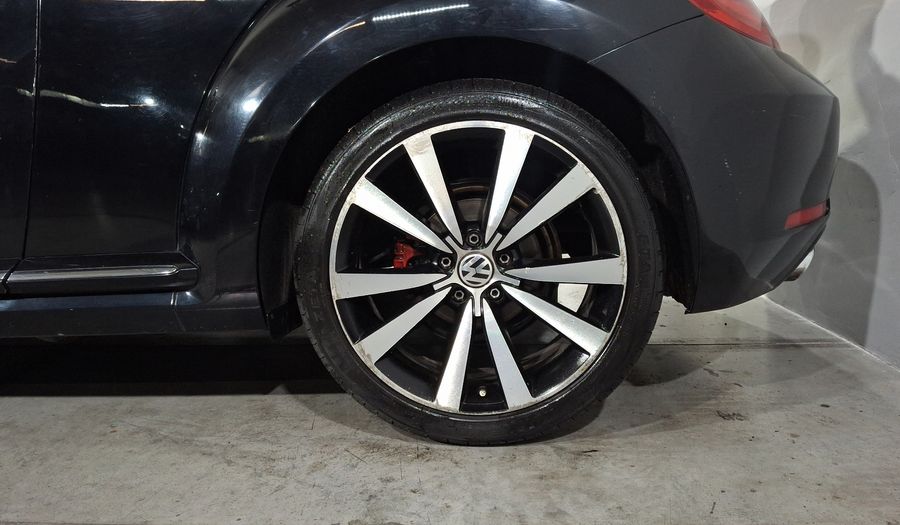 Volkswagen Beetle 2.0 TURBO MT Hatchback 2014