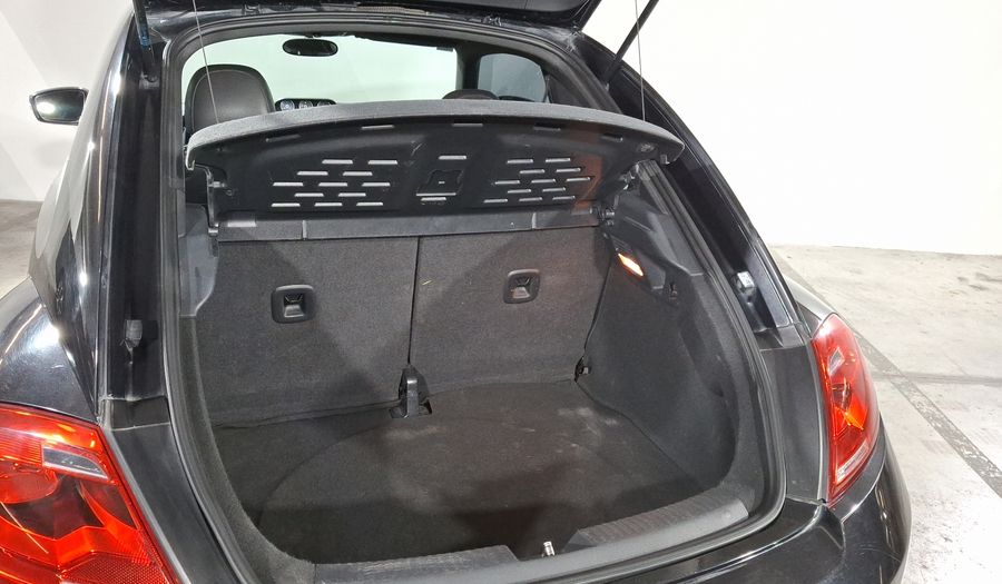 Volkswagen Beetle 2.0 TURBO MT Hatchback 2014