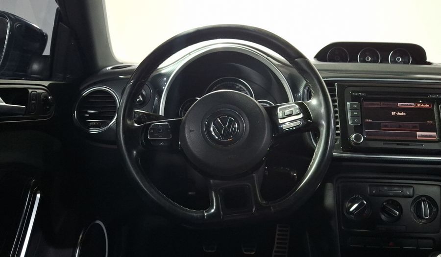 Volkswagen Beetle 2.0 TURBO MT Hatchback 2014