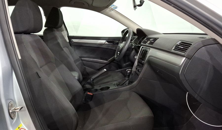Volkswagen Passat 2.5 COMFORTLINE AUTO Sedan 2018