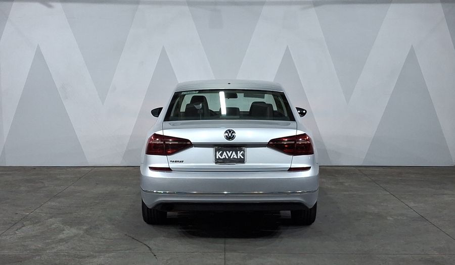 Volkswagen Passat 2.5 COMFORTLINE AUTO Sedan 2018
