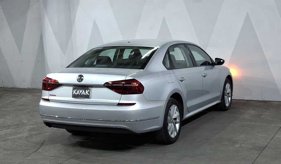 Volkswagen Passat 2.5 COMFORTLINE AUTO Sedan 2018