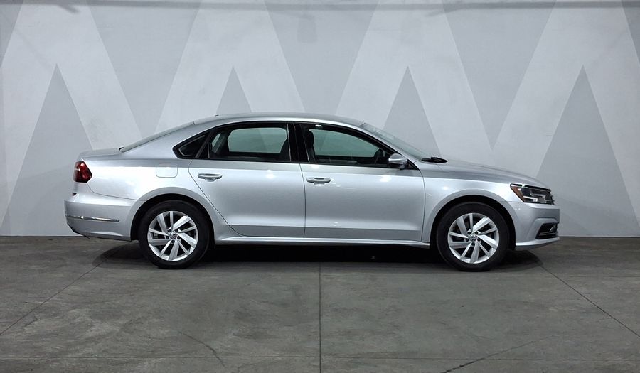 Volkswagen Passat 2.5 COMFORTLINE AUTO Sedan 2018
