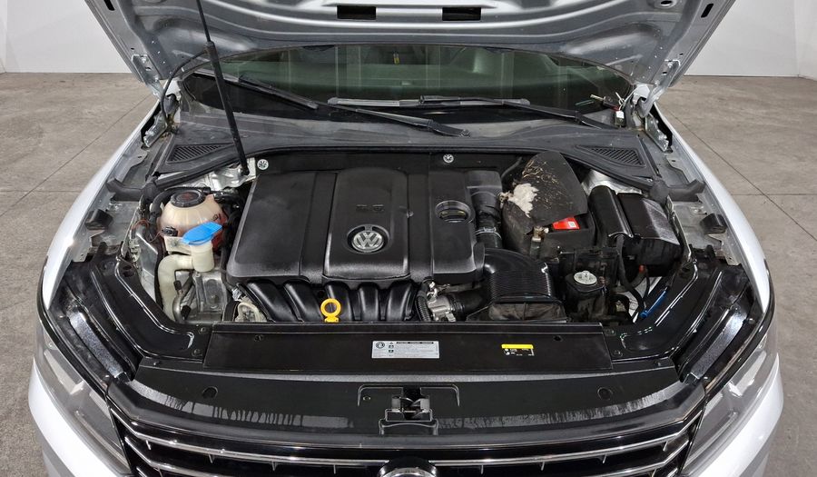 Volkswagen Passat 2.5 COMFORTLINE AUTO Sedan 2018