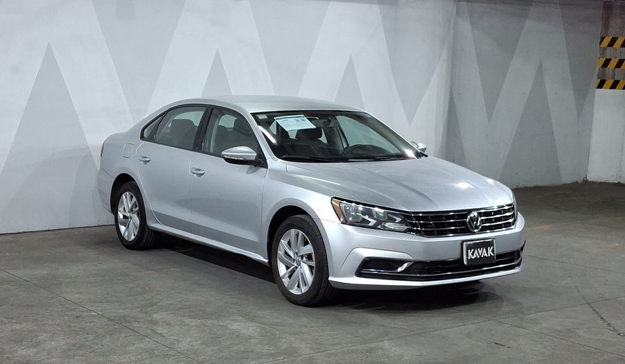 Volkswagen Passat 2.5 COMFORTLINE AUTO Sedan 2018
