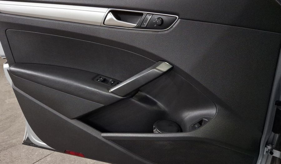 Volkswagen Passat 2.5 COMFORTLINE AUTO Sedan 2018