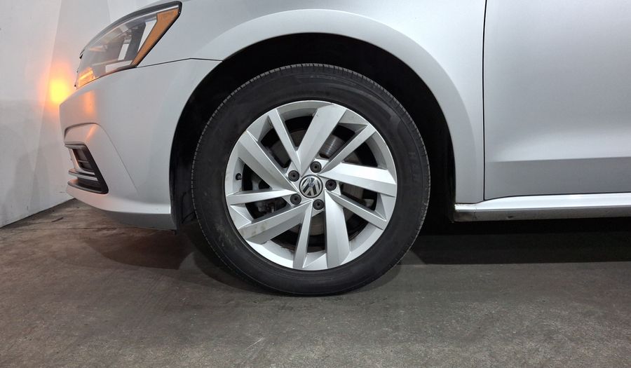 Volkswagen Passat 2.5 COMFORTLINE AUTO Sedan 2018