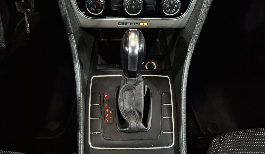 Volkswagen Passat 2.5 COMFORTLINE AUTO Sedan 2018