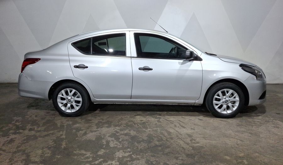 Nissan V-drive 1.6 A/C AUDIO Sedan 2023