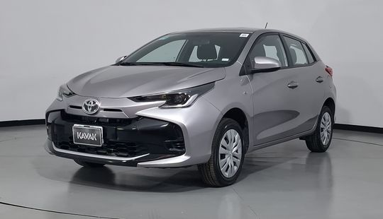 Toyota • Yaris