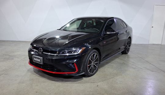 Volkswagen • Jetta