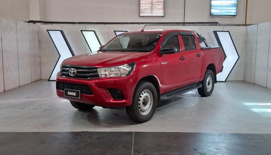 Toyota • Hilux