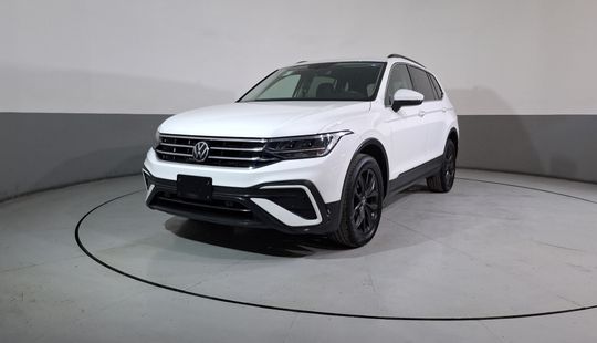Volkswagen • Tiguan