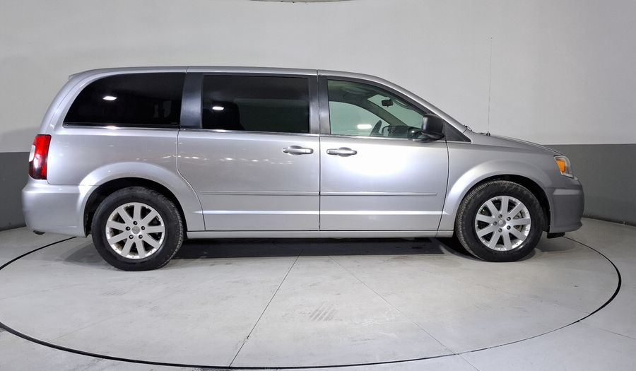 Chrysler Town & Country 3.6 LI Minivan 2016
