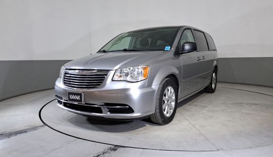 Chrysler • Town & Country