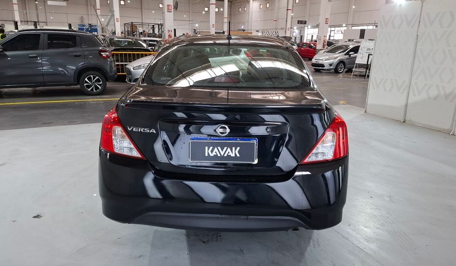 Nissan Versa 1.6 EXCLUSIVE CVT Sedan 2020