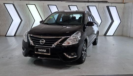 Nissan • Versa