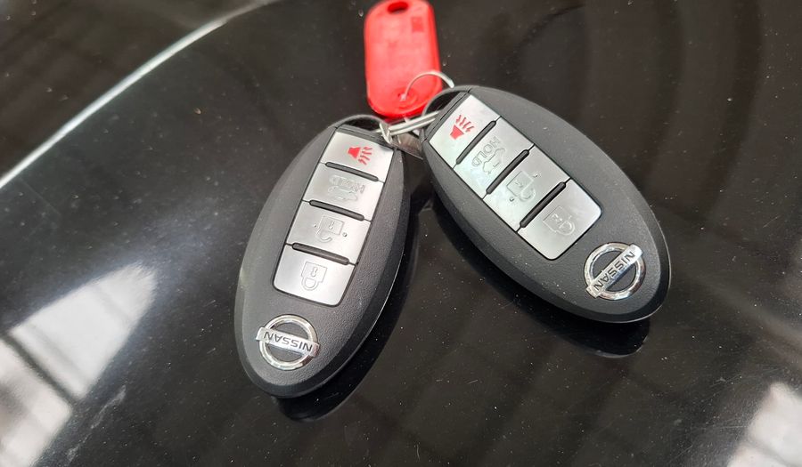 Nissan Versa 1.6 EXCLUSIVE CVT Sedan 2020