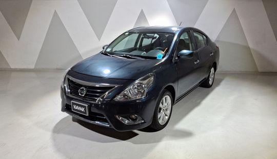 Nissan • Versa