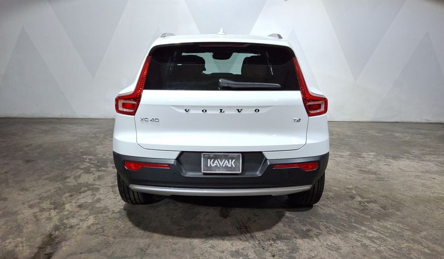 Volvo Xc40 2.0 T4 MOMENTUM AUTO Suv 2020