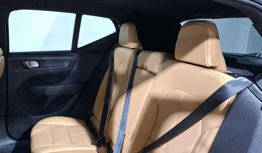 Volvo Xc40 2.0 T4 MOMENTUM AUTO Suv 2020