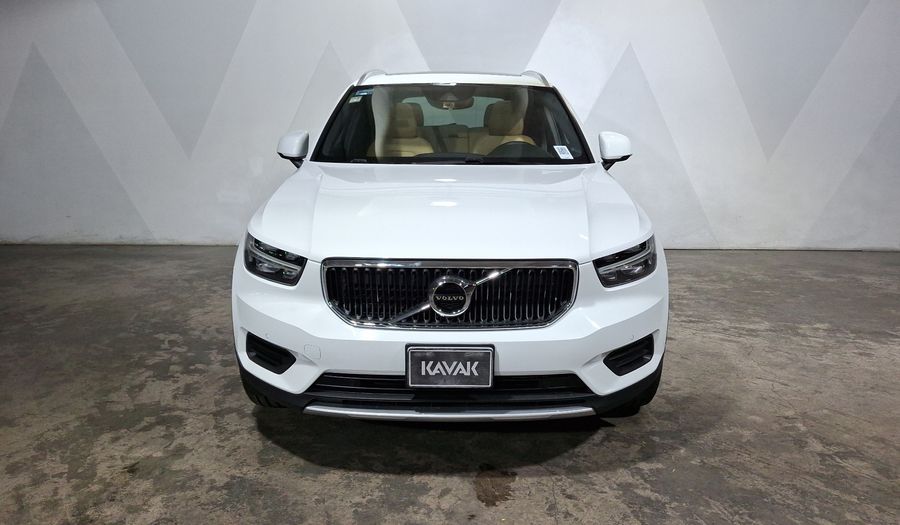Volvo Xc40 2.0 T4 MOMENTUM AUTO Suv 2020