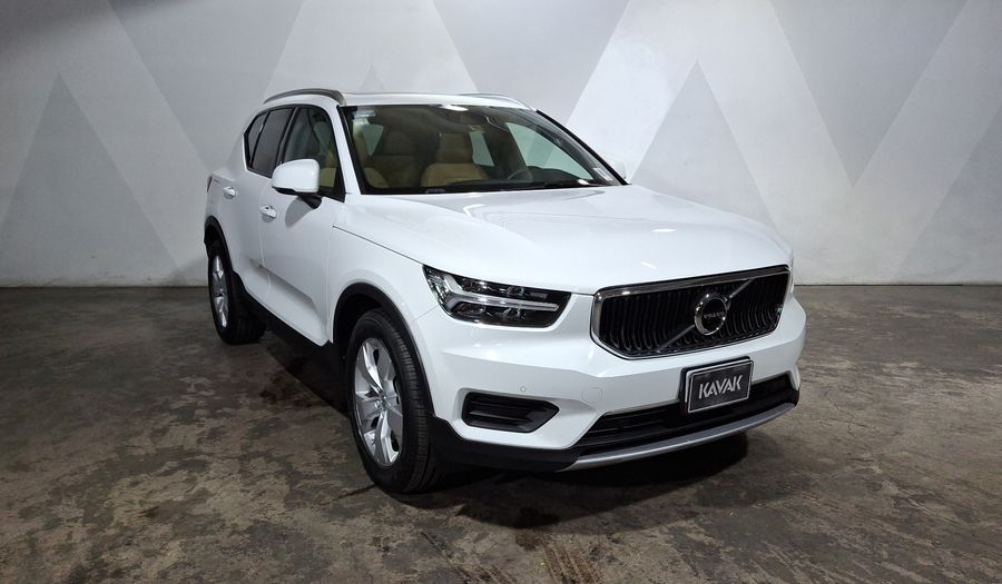 Volvo Xc40 2.0 T4 MOMENTUM AUTO Suv 2020