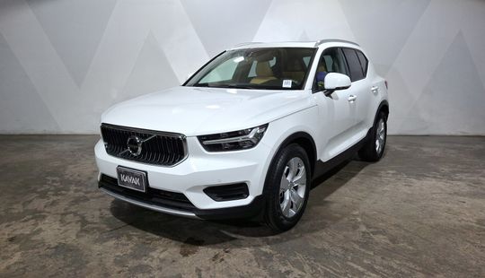 Volvo • XC40