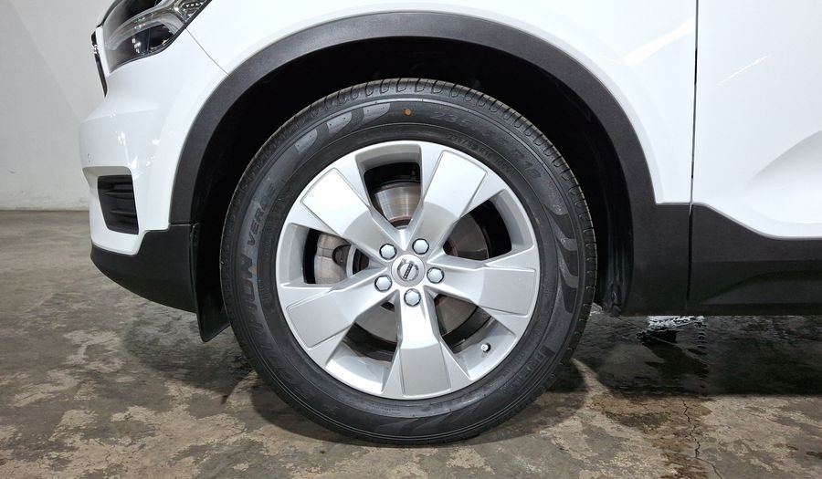 Volvo Xc40 2.0 T4 MOMENTUM AUTO Suv 2020