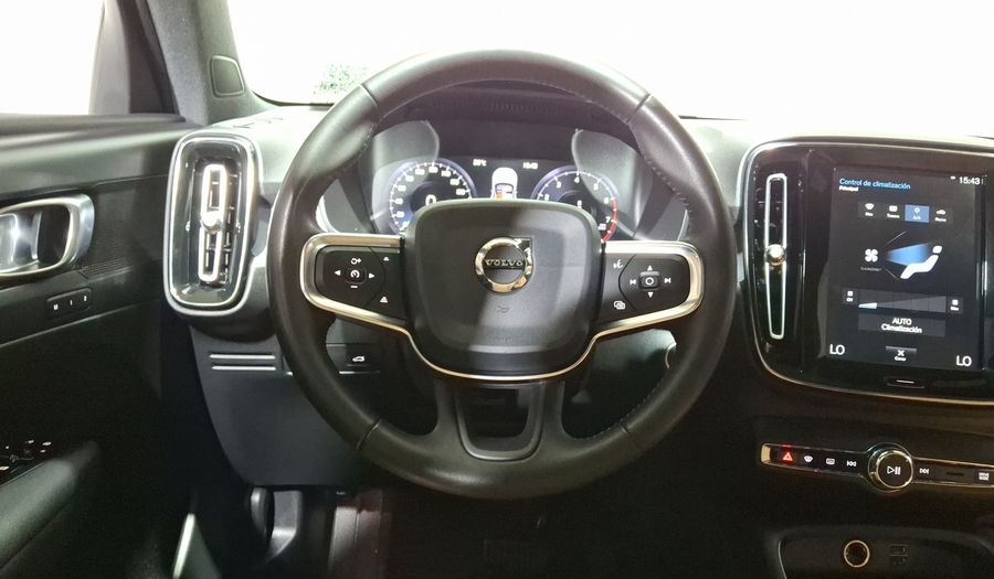 Volvo Xc40 2.0 T4 MOMENTUM AUTO Suv 2020