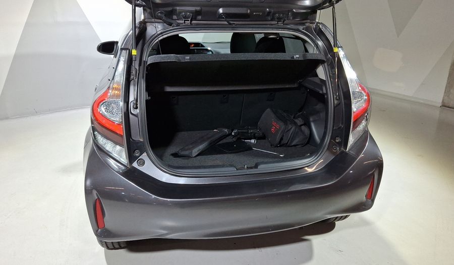 Toyota Prius C 1.5 HYBRID AUTO Hatchback 2018