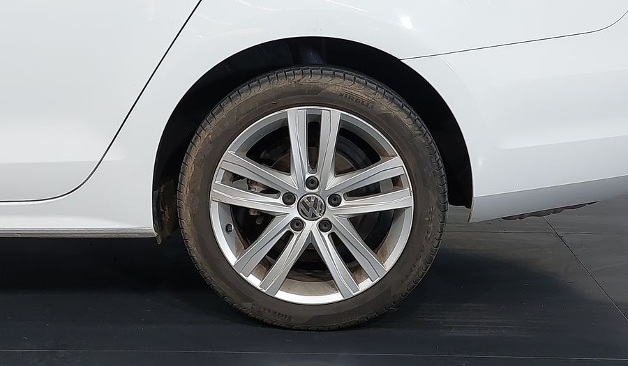 Volkswagen Jetta 2.0 TSI HIGHLINE DSG Sedan 2017